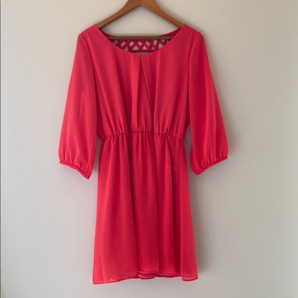 red/pink dress